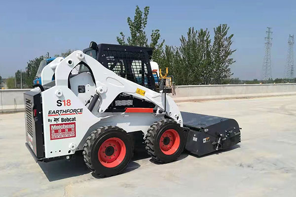 壓路機與傳統光面壓路機相比有什么優勢？